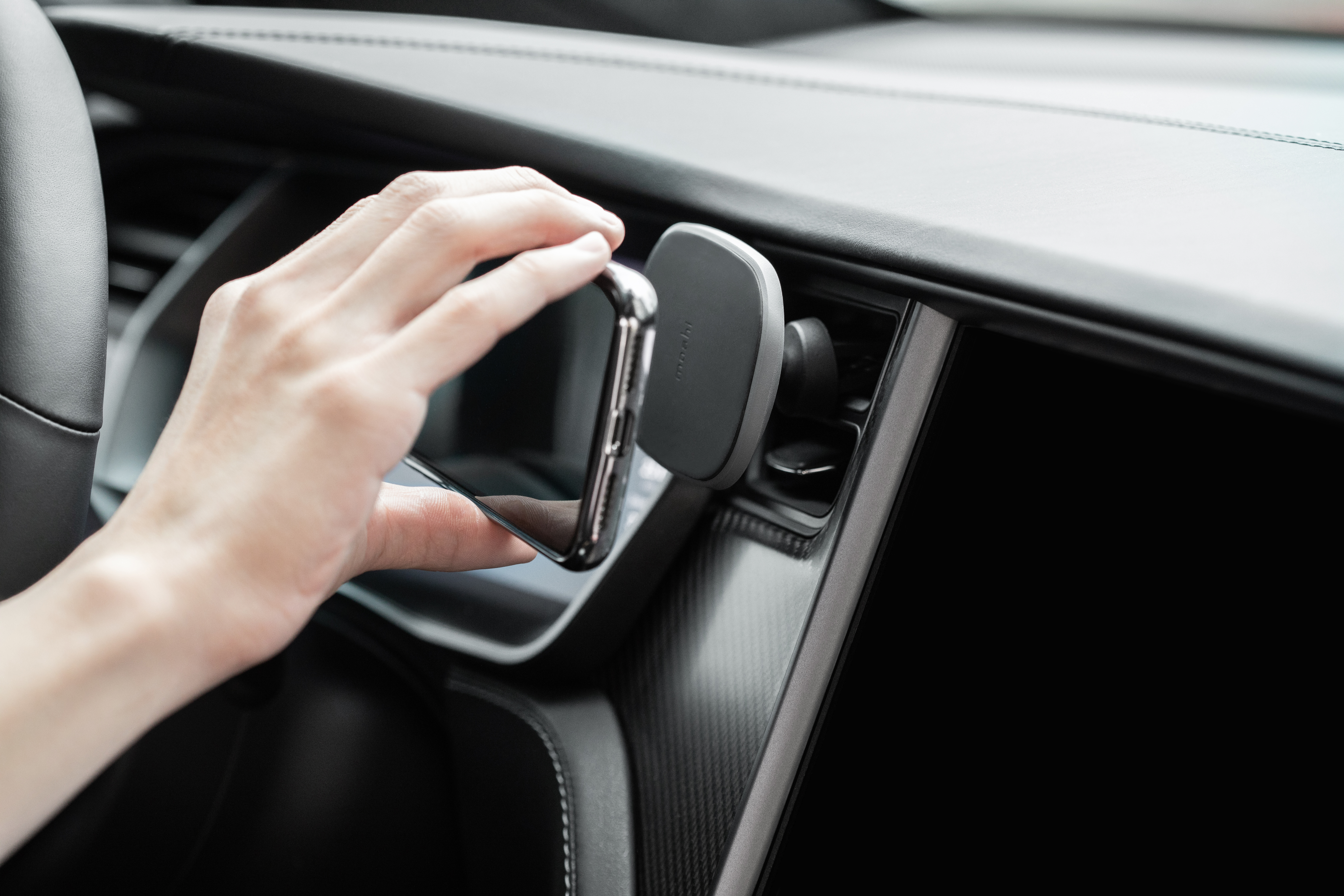 SnapTo_Car_Mount_LS_09.jpg