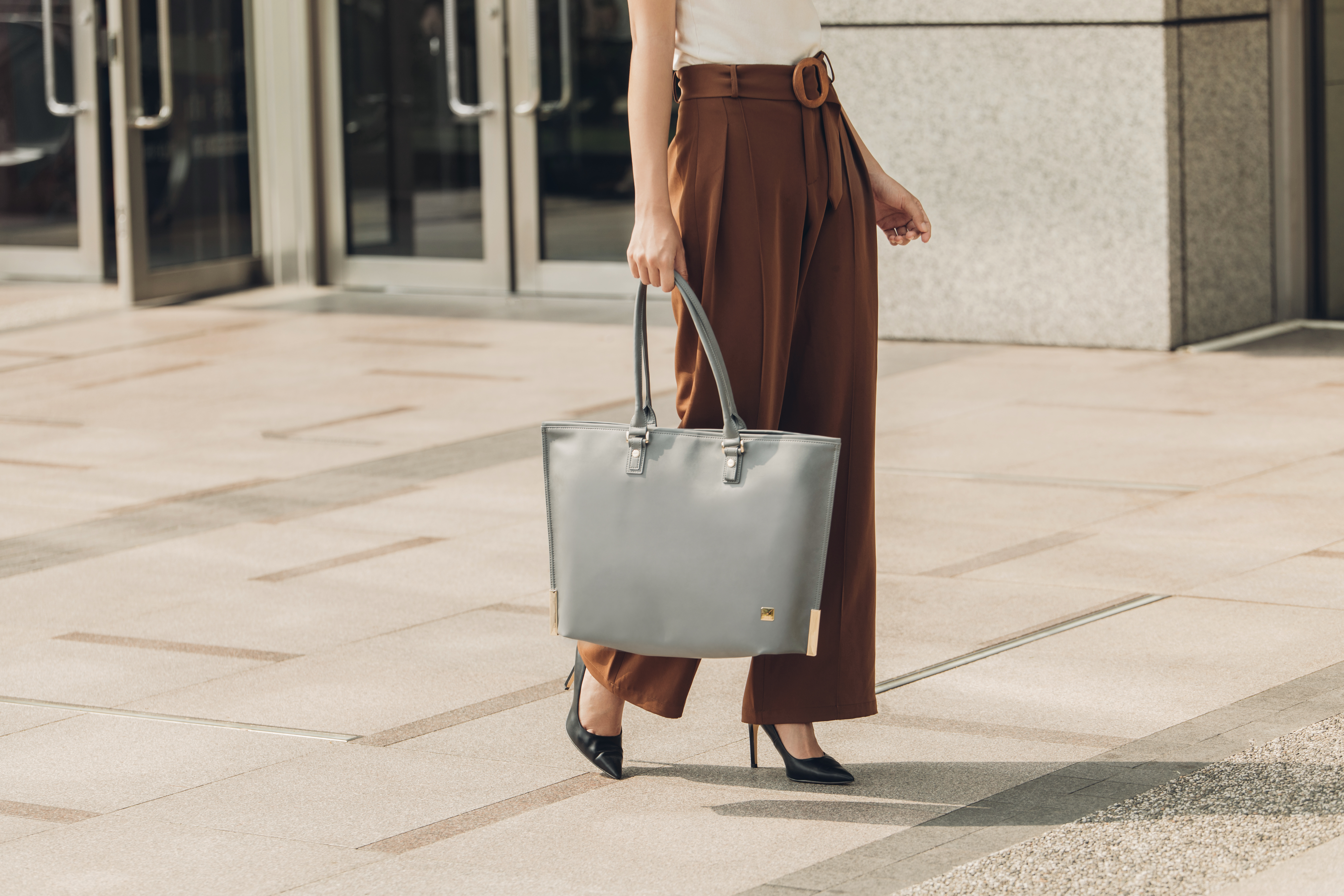 Aria_2019_Grey_LS_03.jpg
