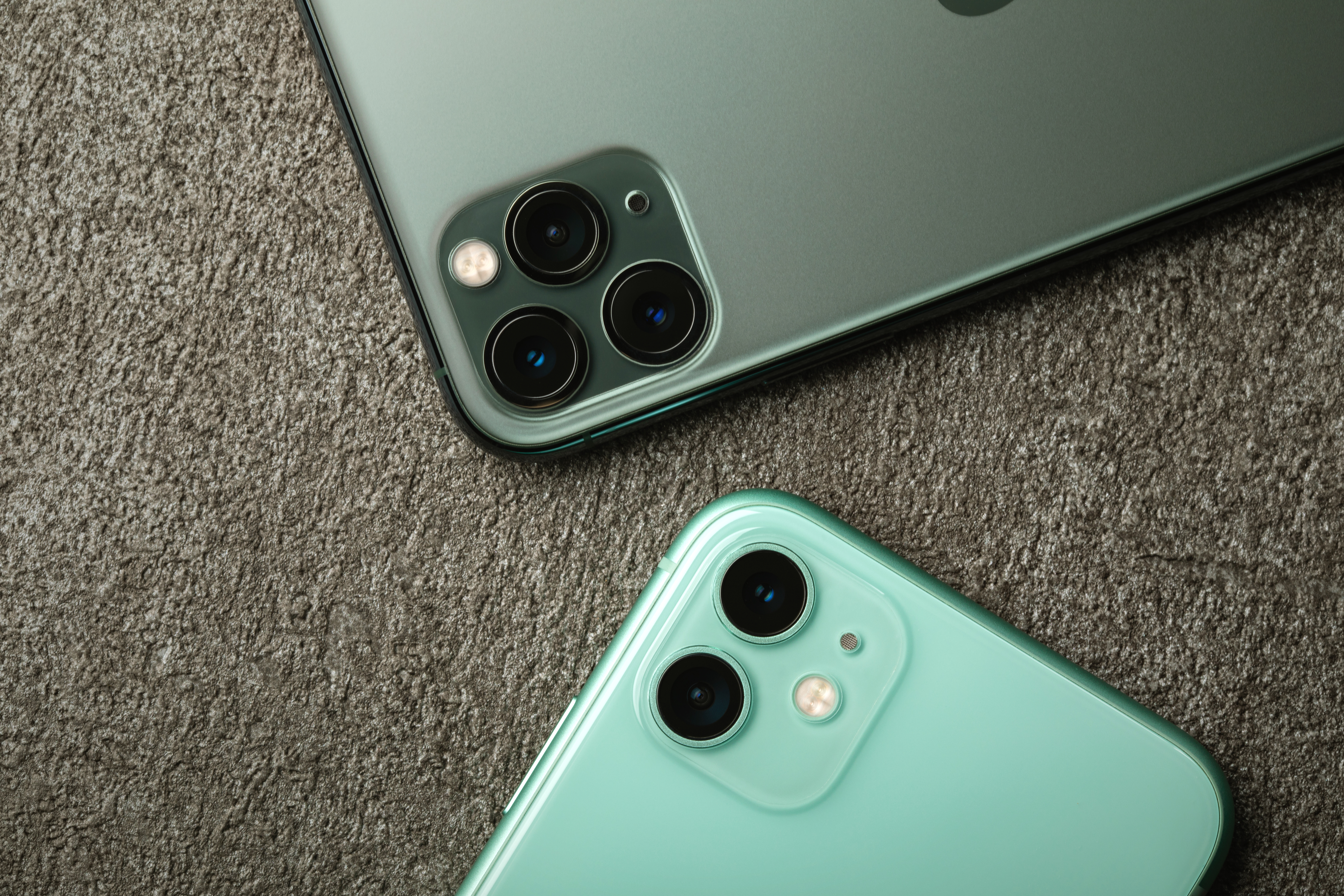AirFoil_Camera_Protector_triple-camera_LS_02.jpg
