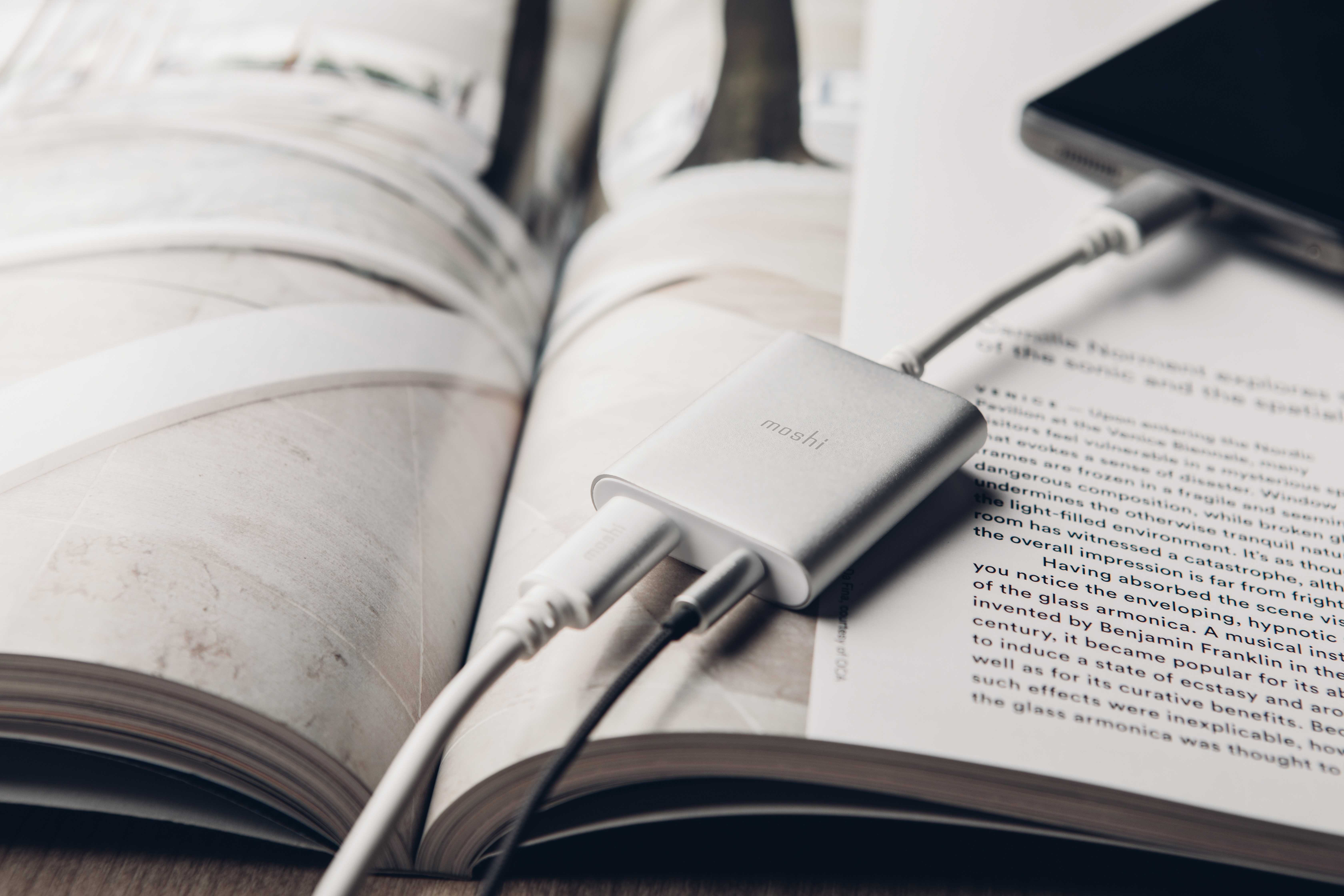 USB-C_Digital_Adapter_with_Charging_LS_01.jpg